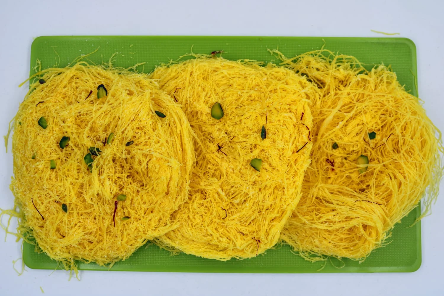 Sardarshahar Kesariya Feni Sweet - 500 gms