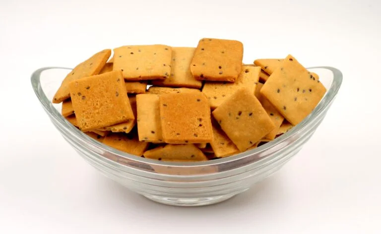 Authentic Indori Namkeen: Exquisite Snacks & Sweets Delivered Nationwide! 17 gur-chia-para