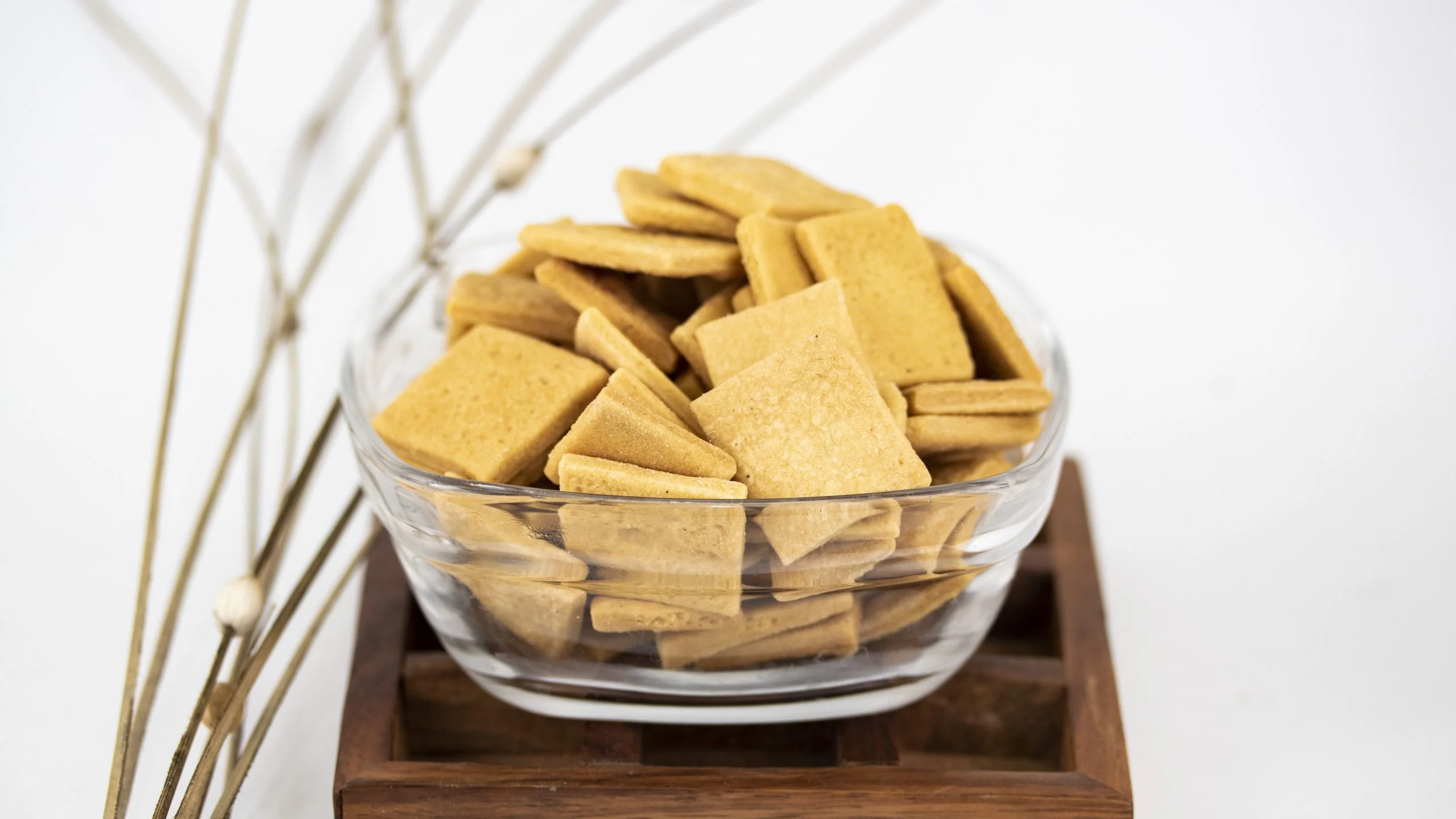 Roasted Shakkarpara - Kesar Elaichi- 200 gms