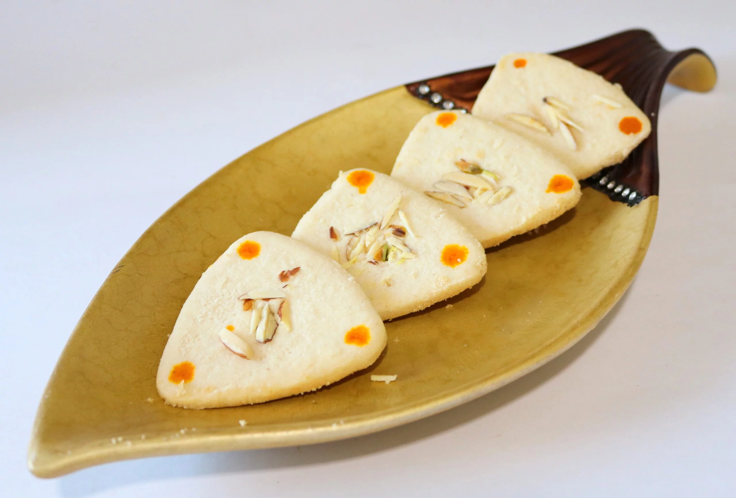 Kesar Dryfruit Mishri Triangles - Premium