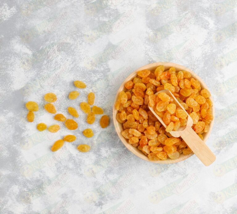 organic-raisins-dried-sweet-grapes-light-concrete